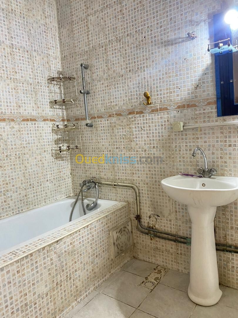 Location Appartement F4 Blida Soumaa