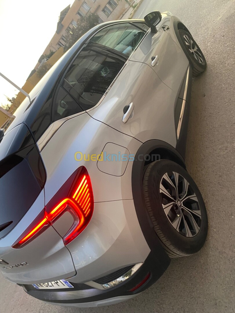 Renault Captur 2023 Tichno