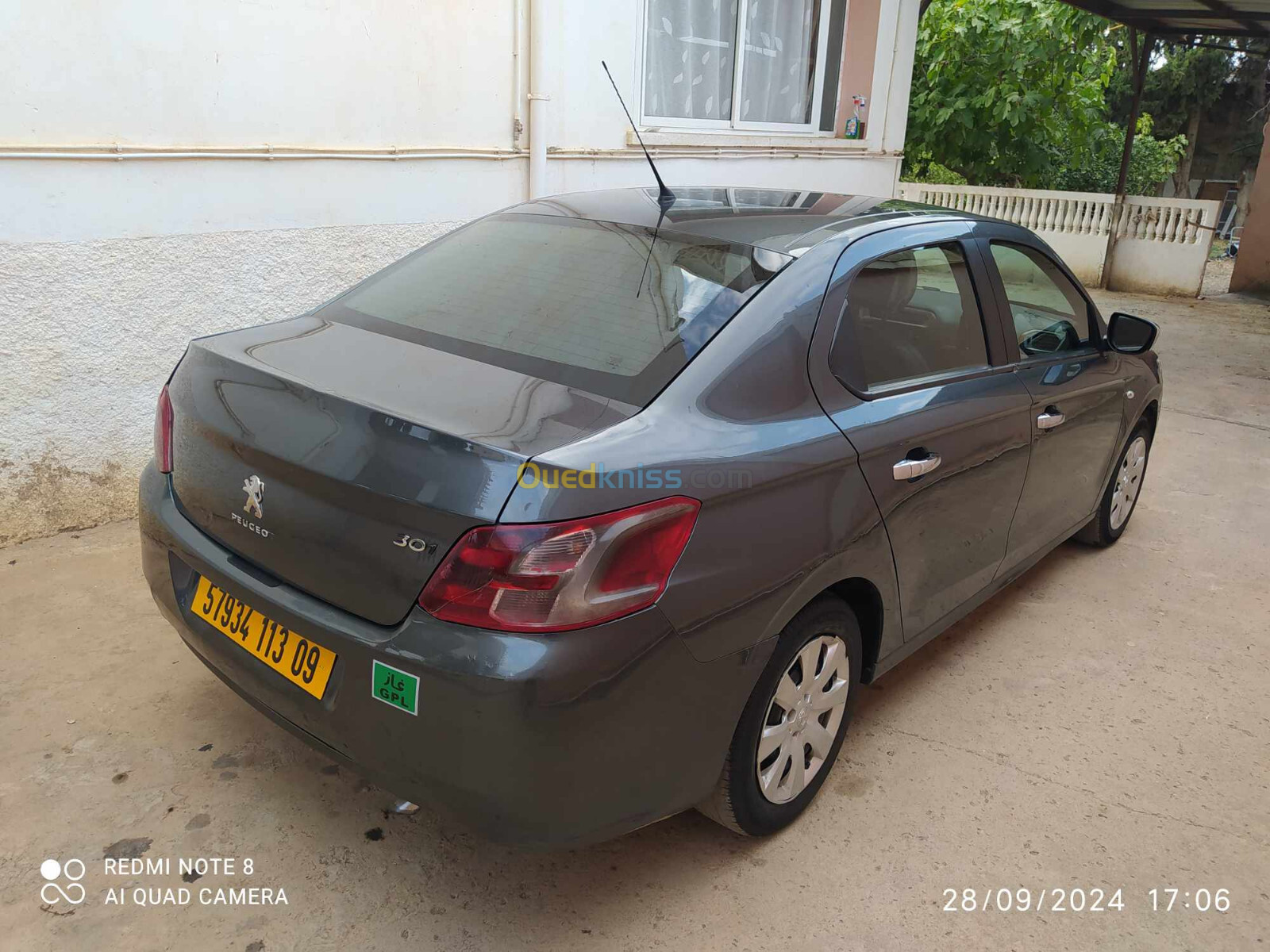 Peugeot 301 2013 Active GPL*