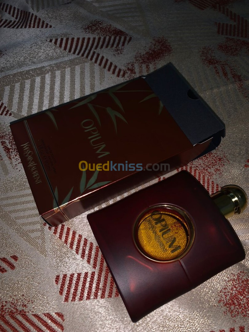 Opium Yves Saint Laurent 90ml avec boîte ( neuf )Eau de Toilette 