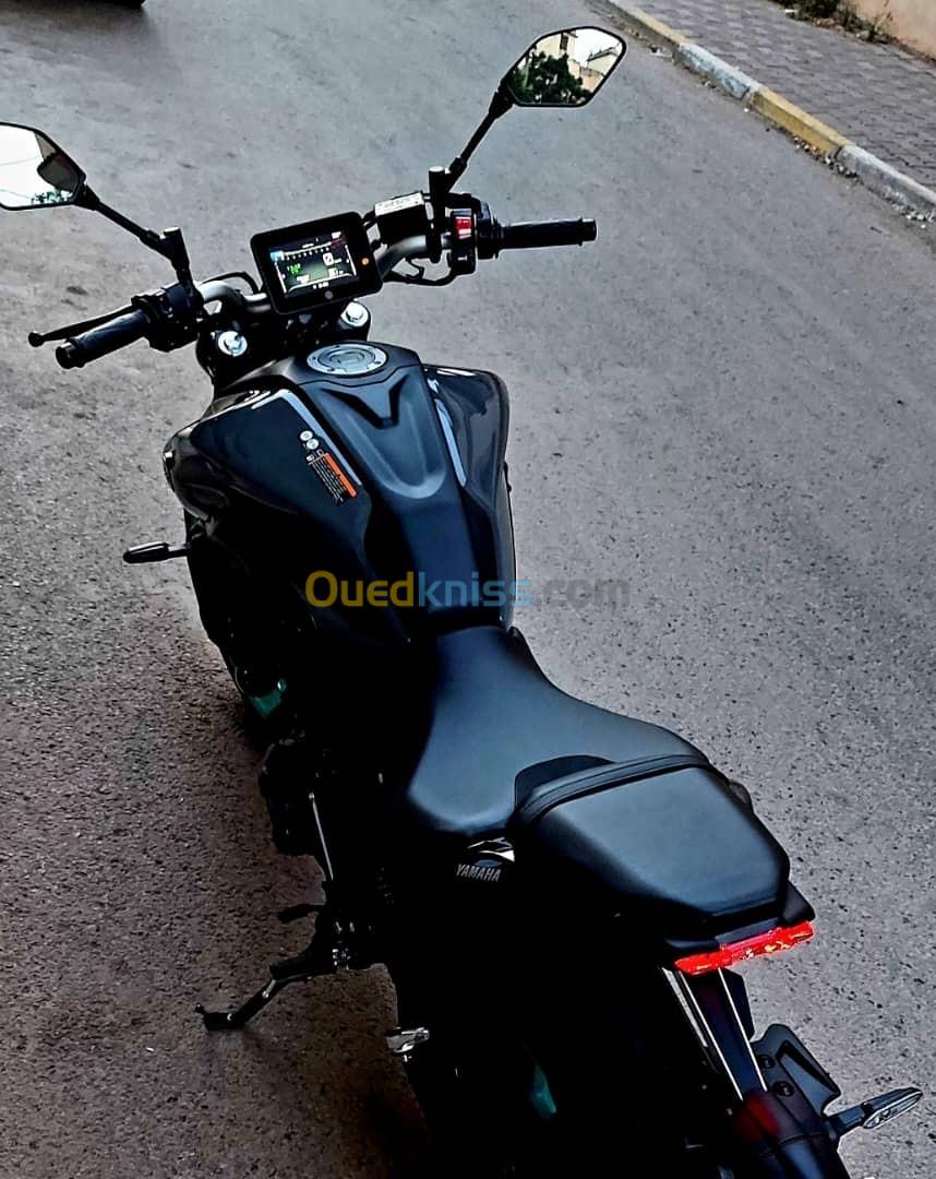 YAMAHA MT 07 TABLETTE 2023