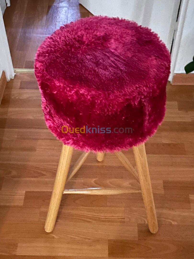 Pouf coffre deux gris et tabouret rose 