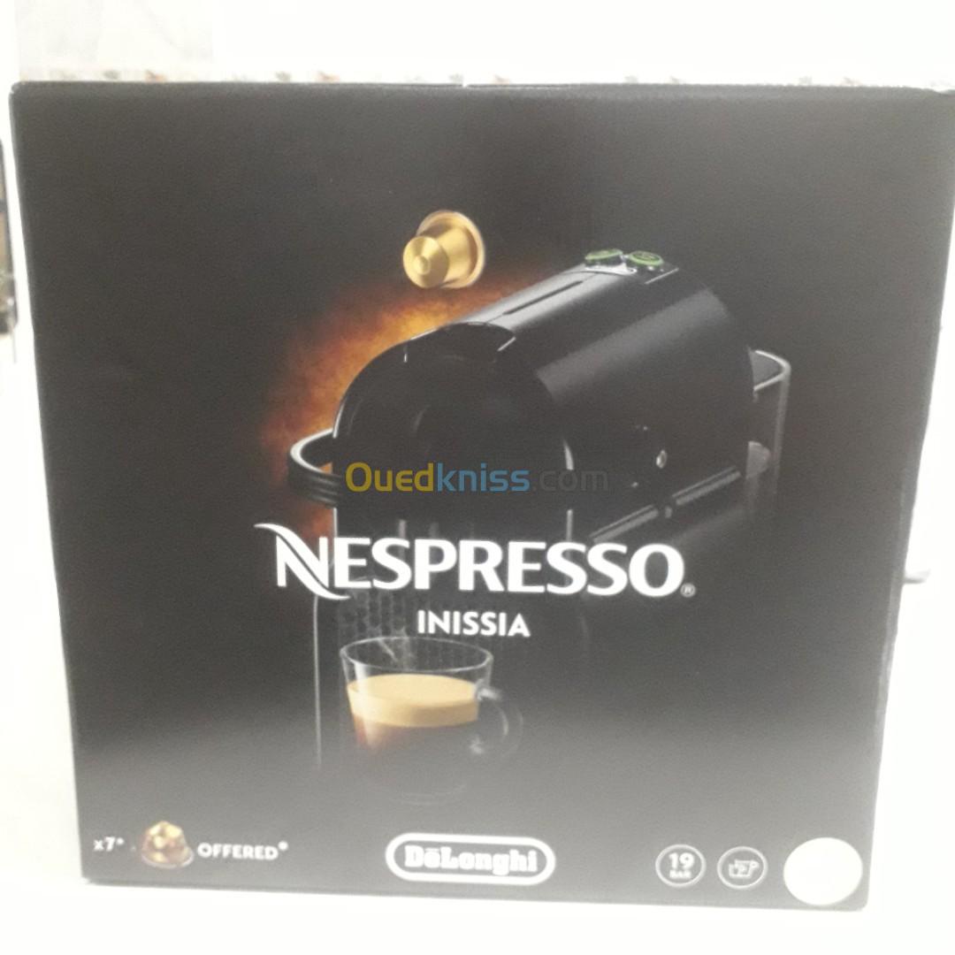 Cafetière de la marque NESPRESSO 19 BAR avec 7 capsules incluses 