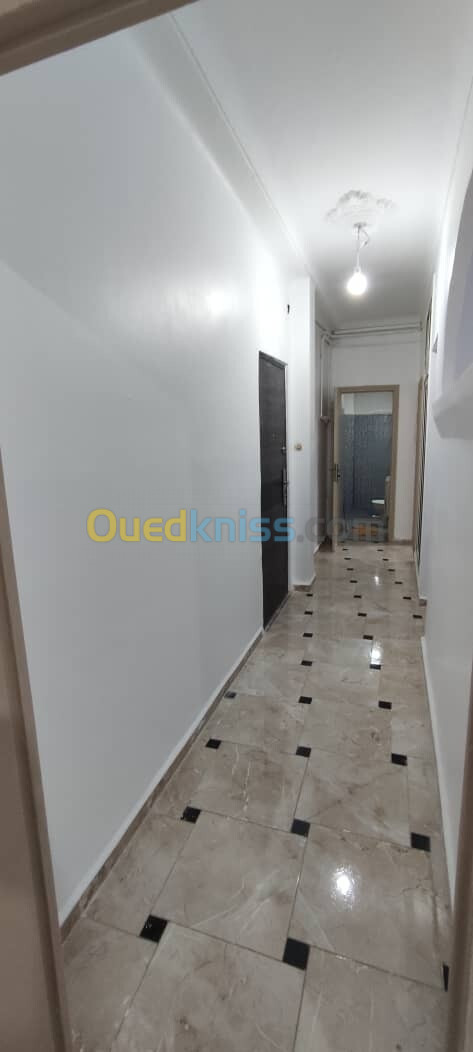 Location Appartement F2 Alger Hydra