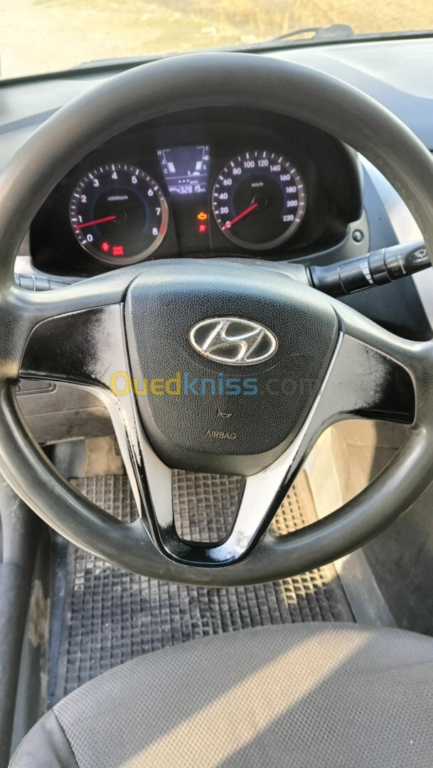 Hyundai Accent RB  5 portes 2013 Préstige