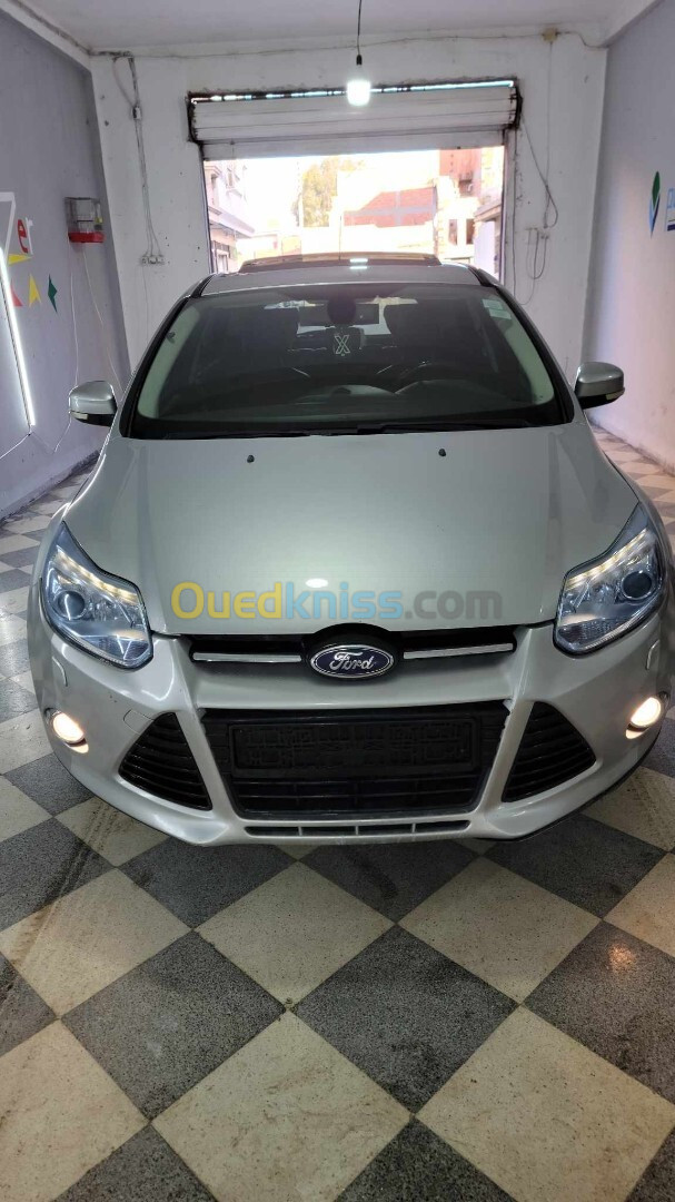 Ford Focus 5 portes 2015 Titanium