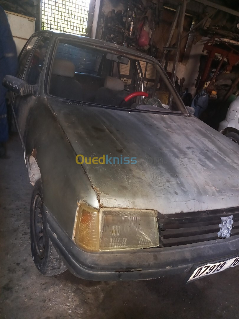 Peugeot 205 1985 205