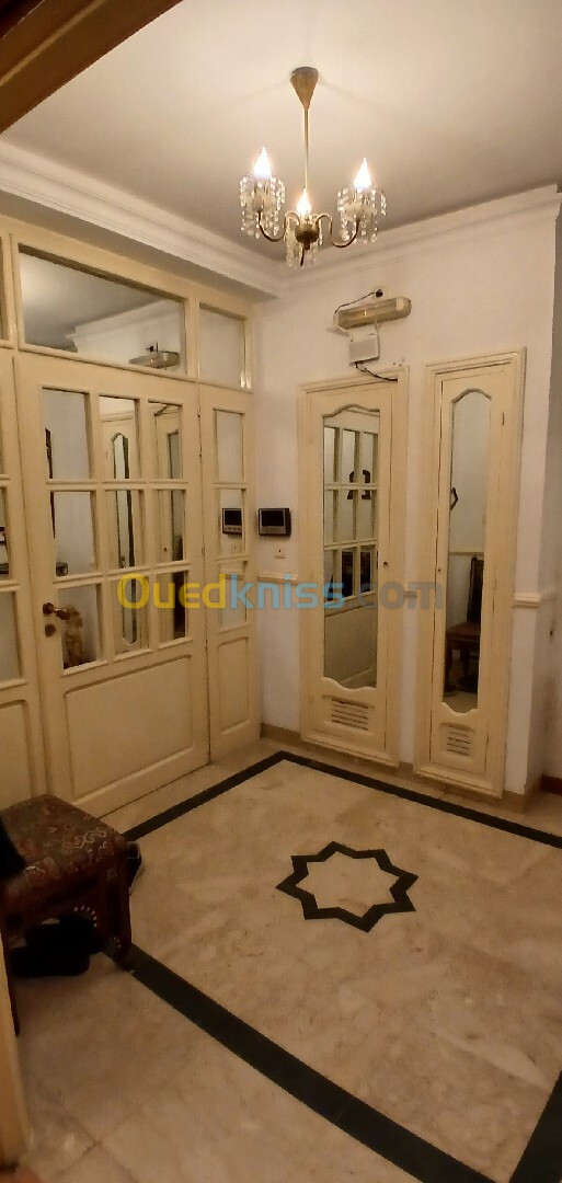 Location Appartement F4 Alger Hydra