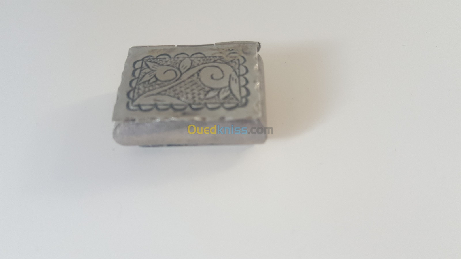 Ancienne boite miniature en argent  3,5 x 3 cm 