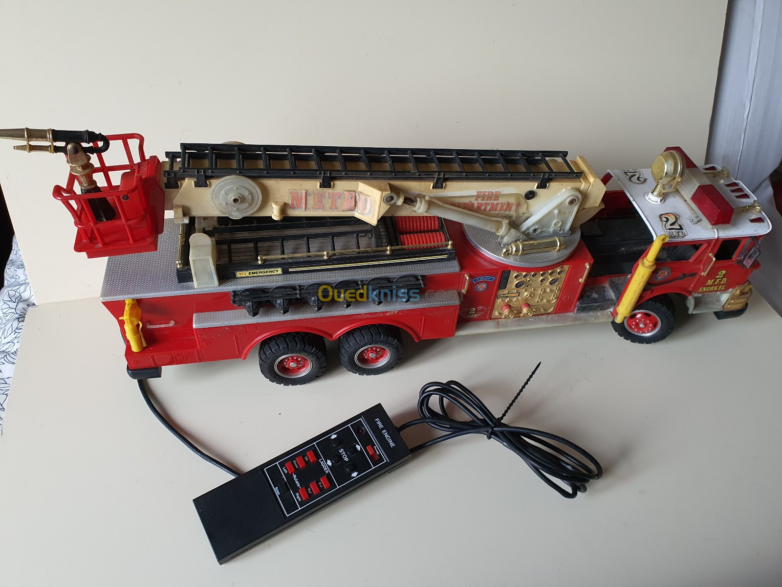 Vintage grand camion jouet pompier Fire Engine New Bright Ind. Co. 1988 Made in Hong Kong