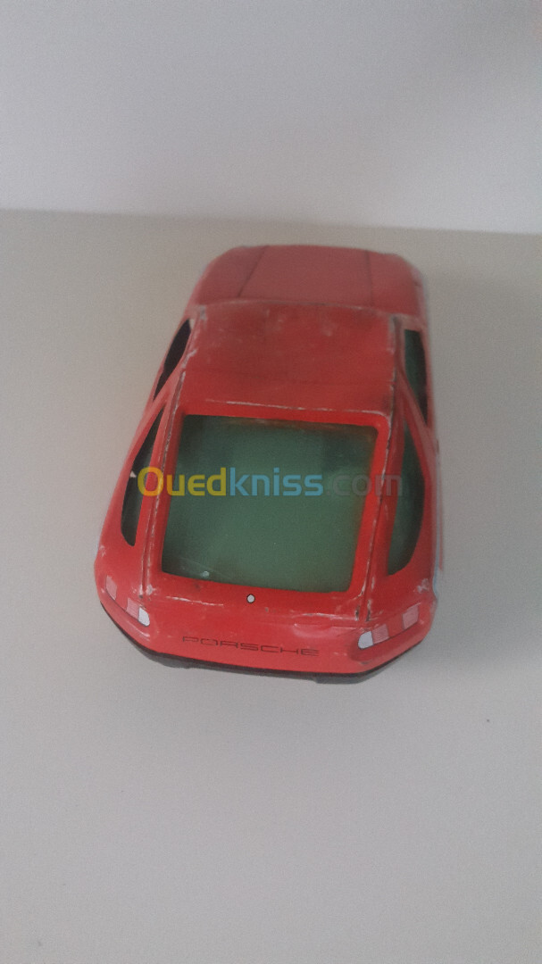 Vintage voiture à friction Porsche 928 en tôle Rouge de la marque JOUSTRA France