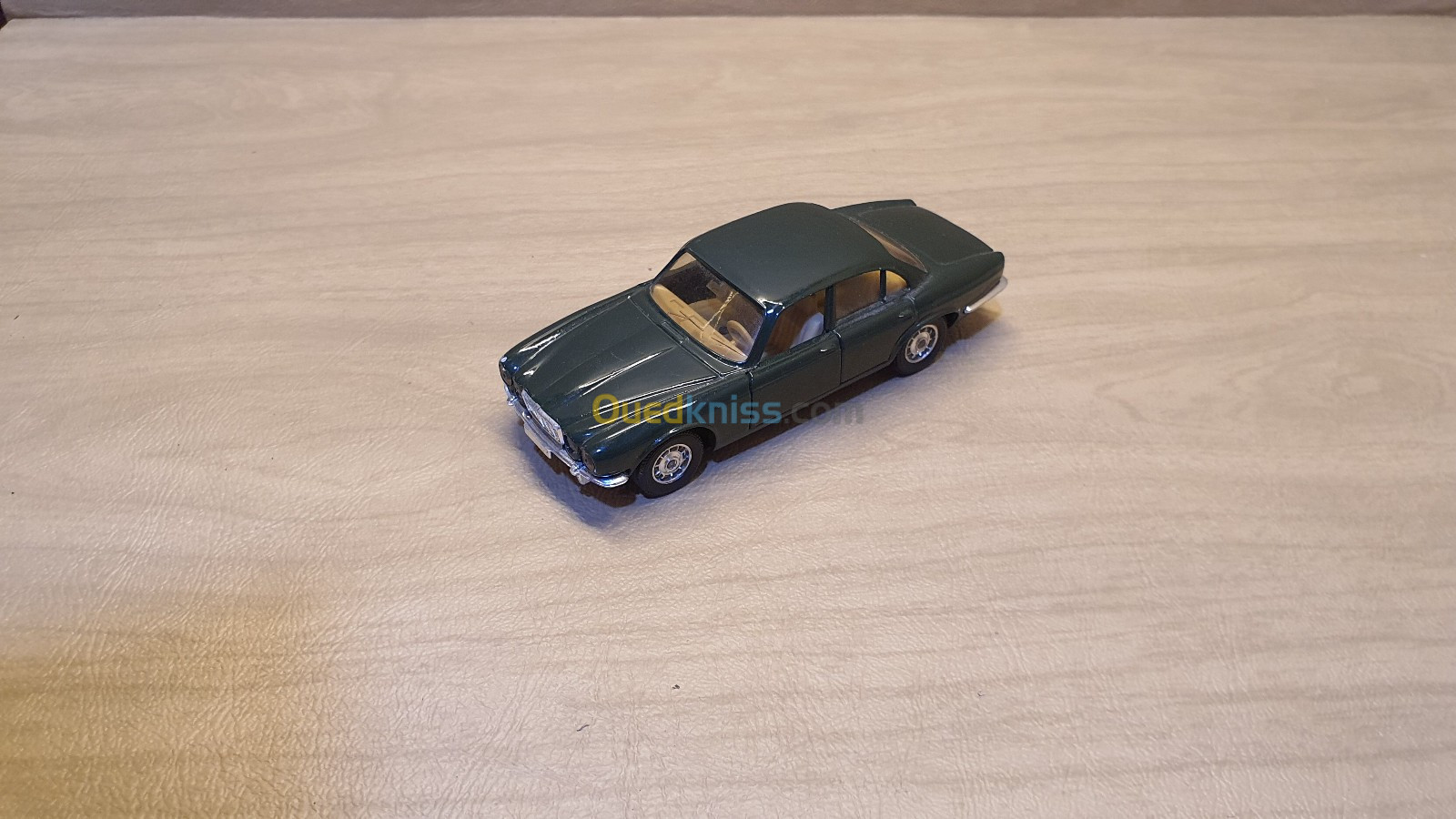 Voiture miniature 1/43 Solido JAGUAR XJ 12; Chrysler windsor 1946 Made in France