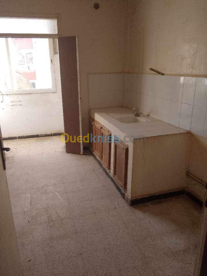 Location Appartement F3 Boumerdès Corso