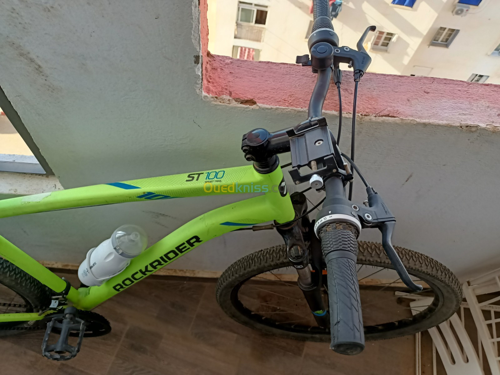 Vélo Rockrider st100 et porte vélo véhicule 