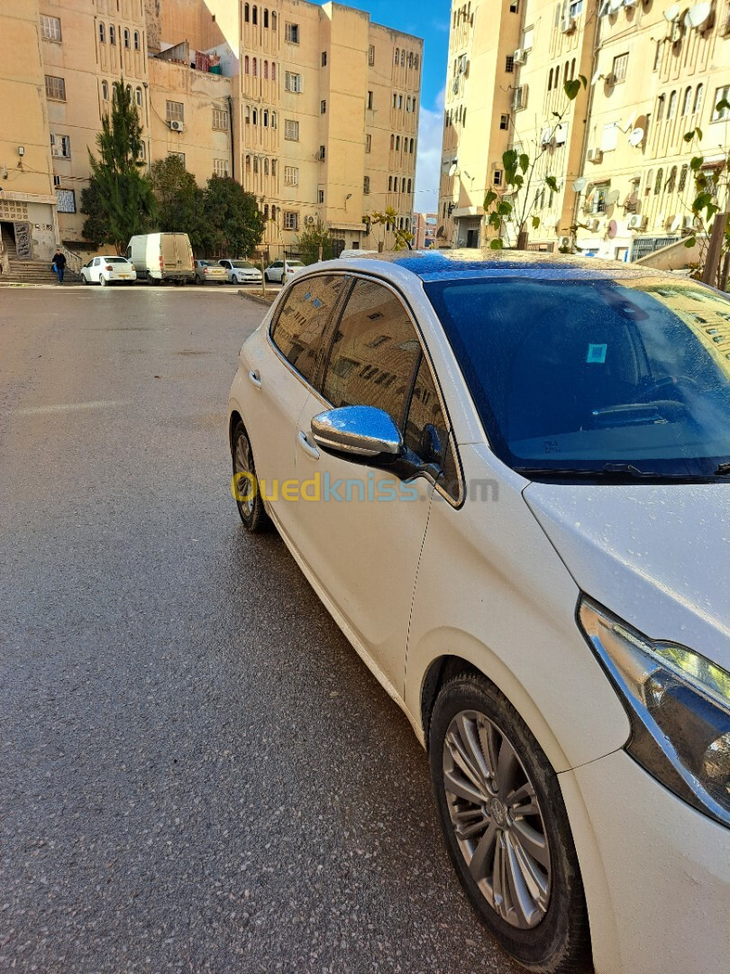 Peugeot 208 2015 Allure Facelift