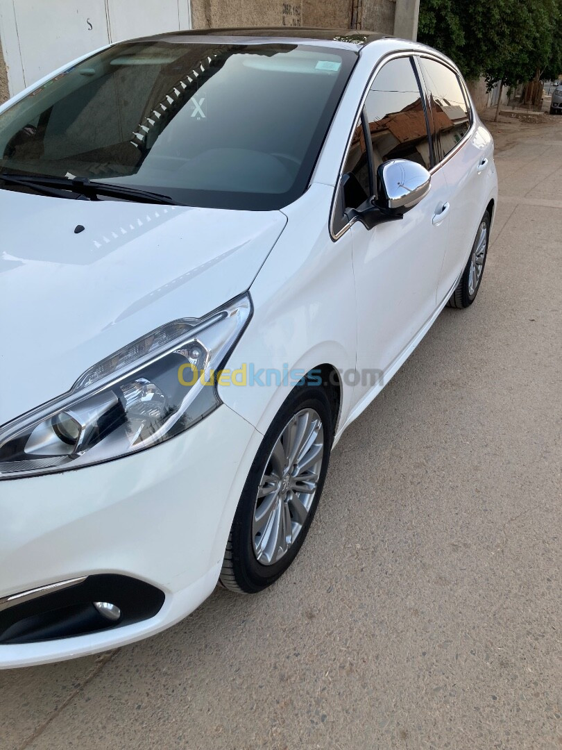 Peugeot 208 2015 Allure Facelift