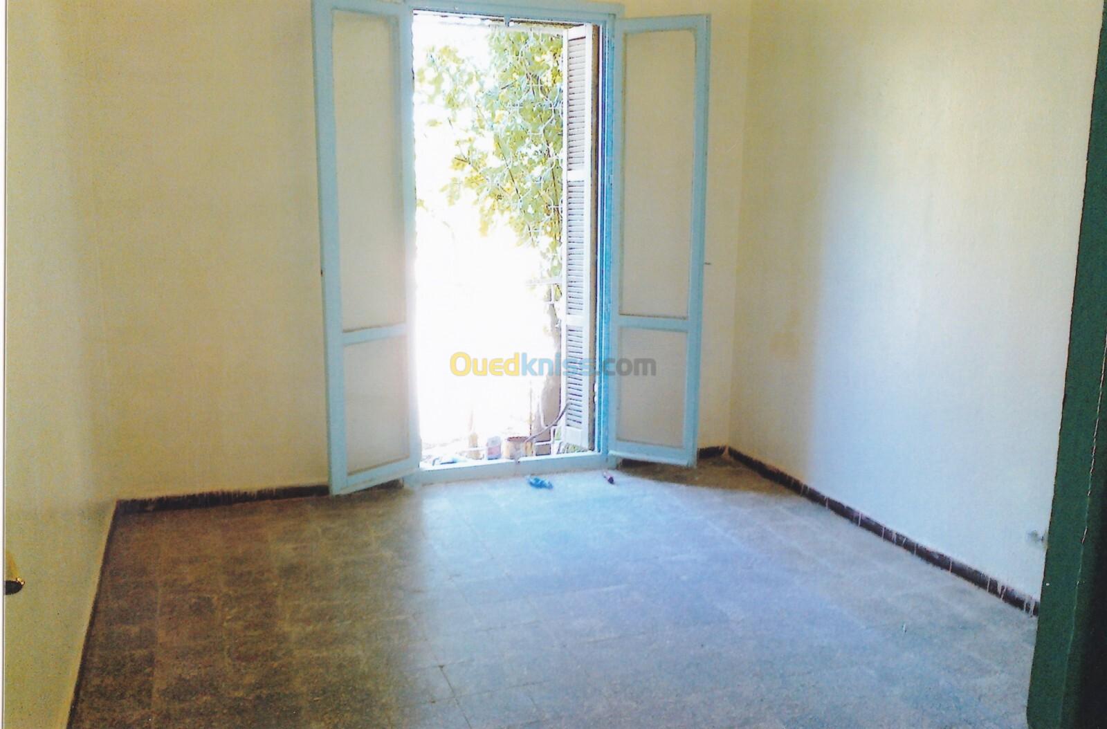 Location Appartement F5 Saïda Saida