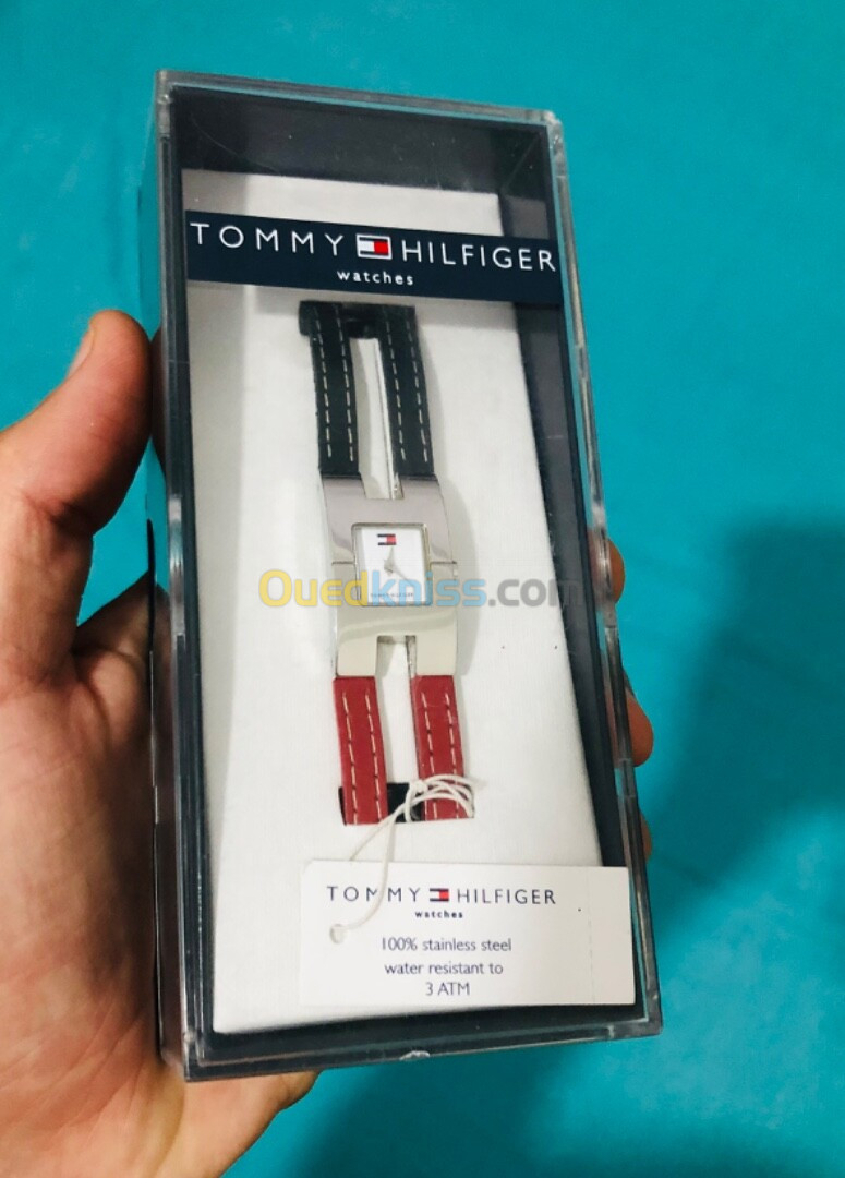 TOMMY HILFIGER Originale- très bon état 