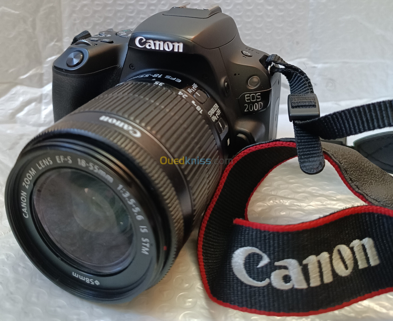 CANON 200D