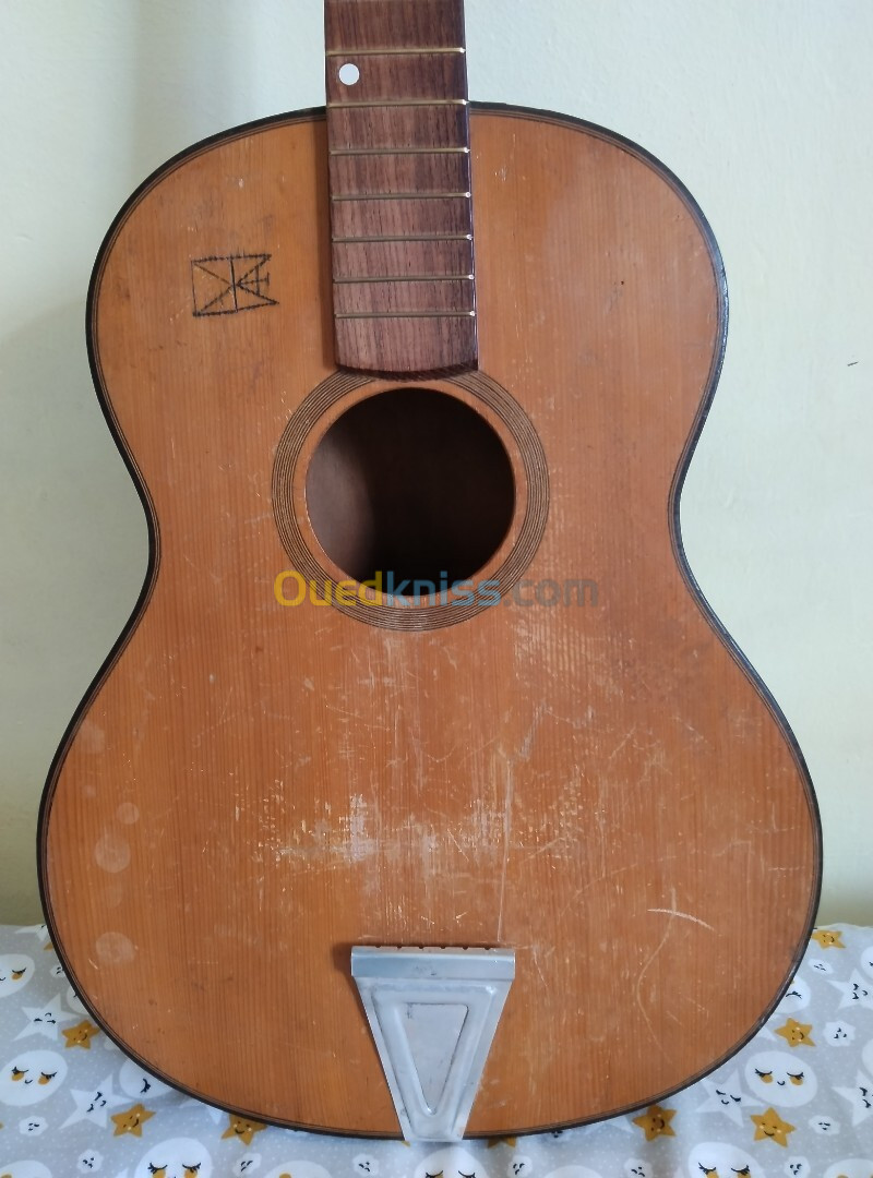 Guitare artisanale 1950's