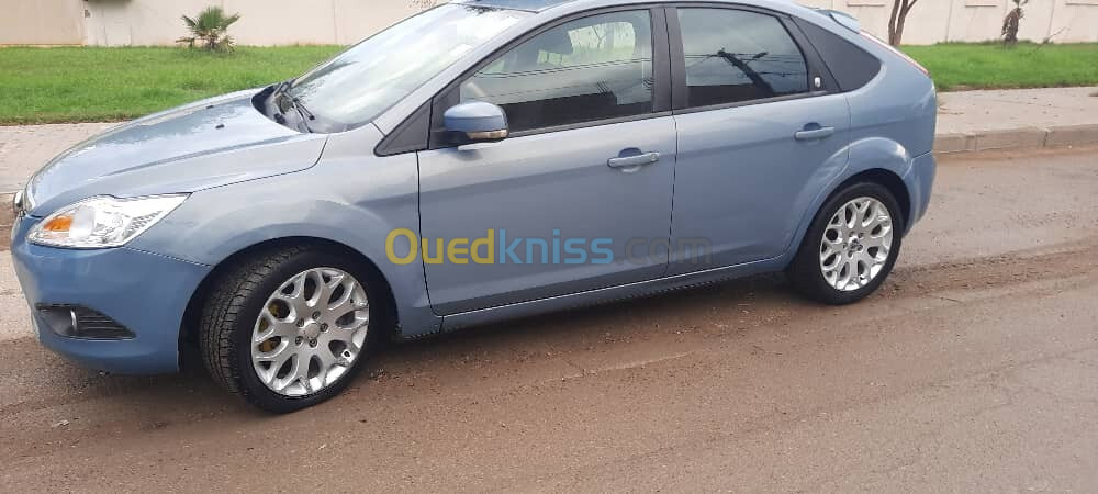 Ford Focus 5 portes 2009 1.8