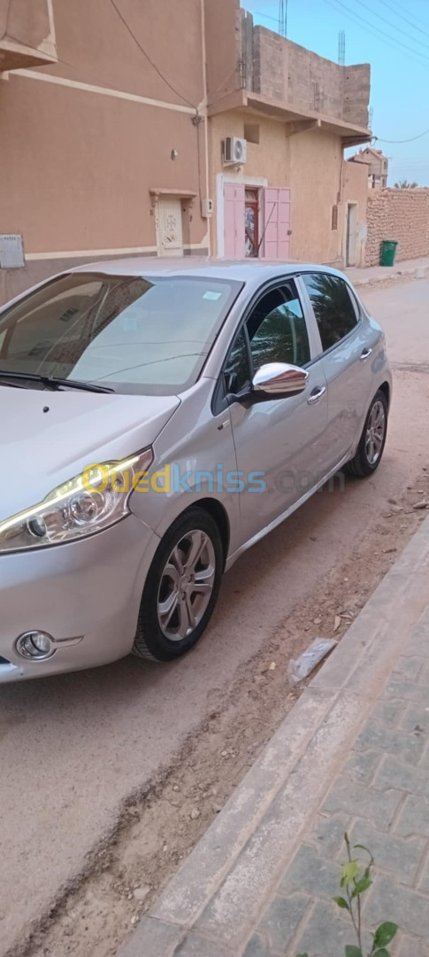 Peugeot 208 2015 208