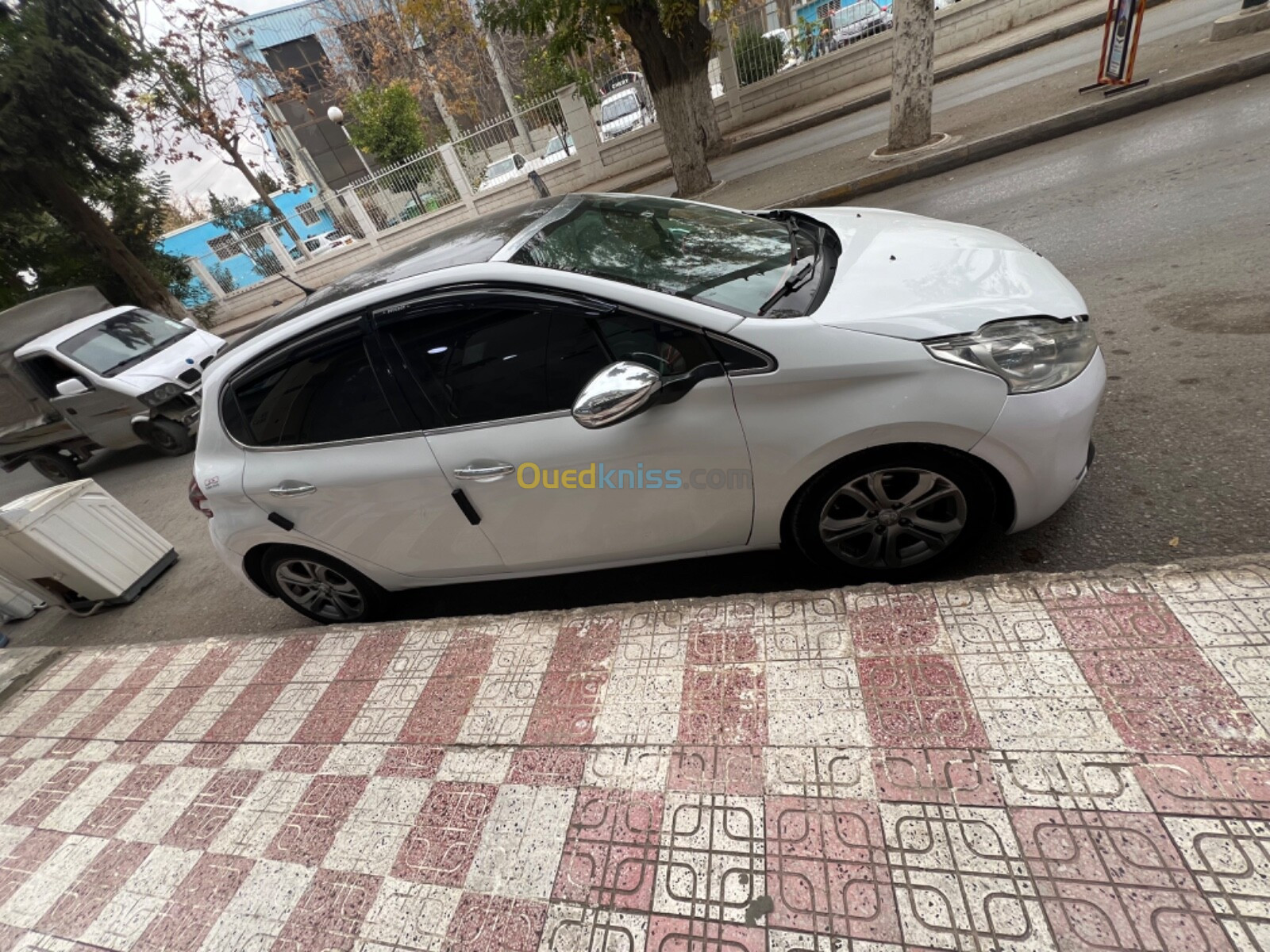 Peugeot 208 2015 Allure