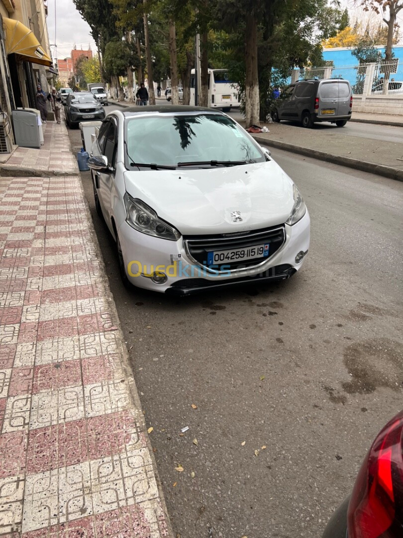 Peugeot 208 2015 Allure