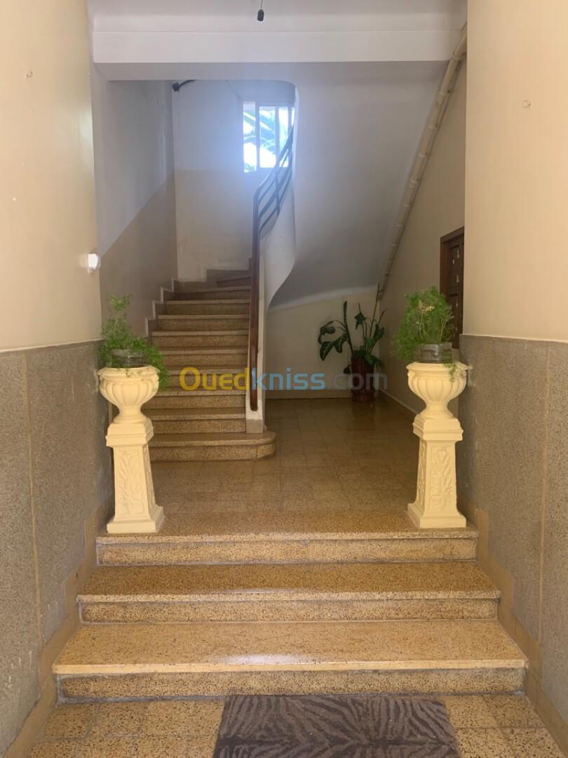 Location Appartement F4 Alger Hydra