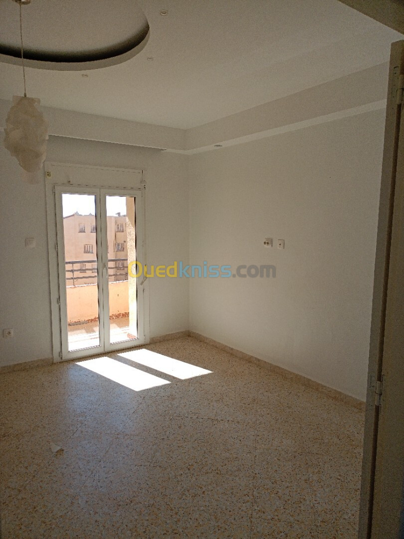 Location Appartement F3 Tipaza Kolea