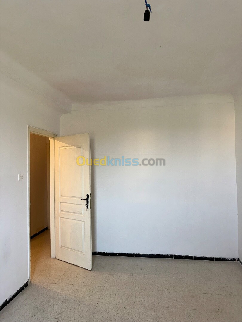 Location Appartement F4 Alger Souidania