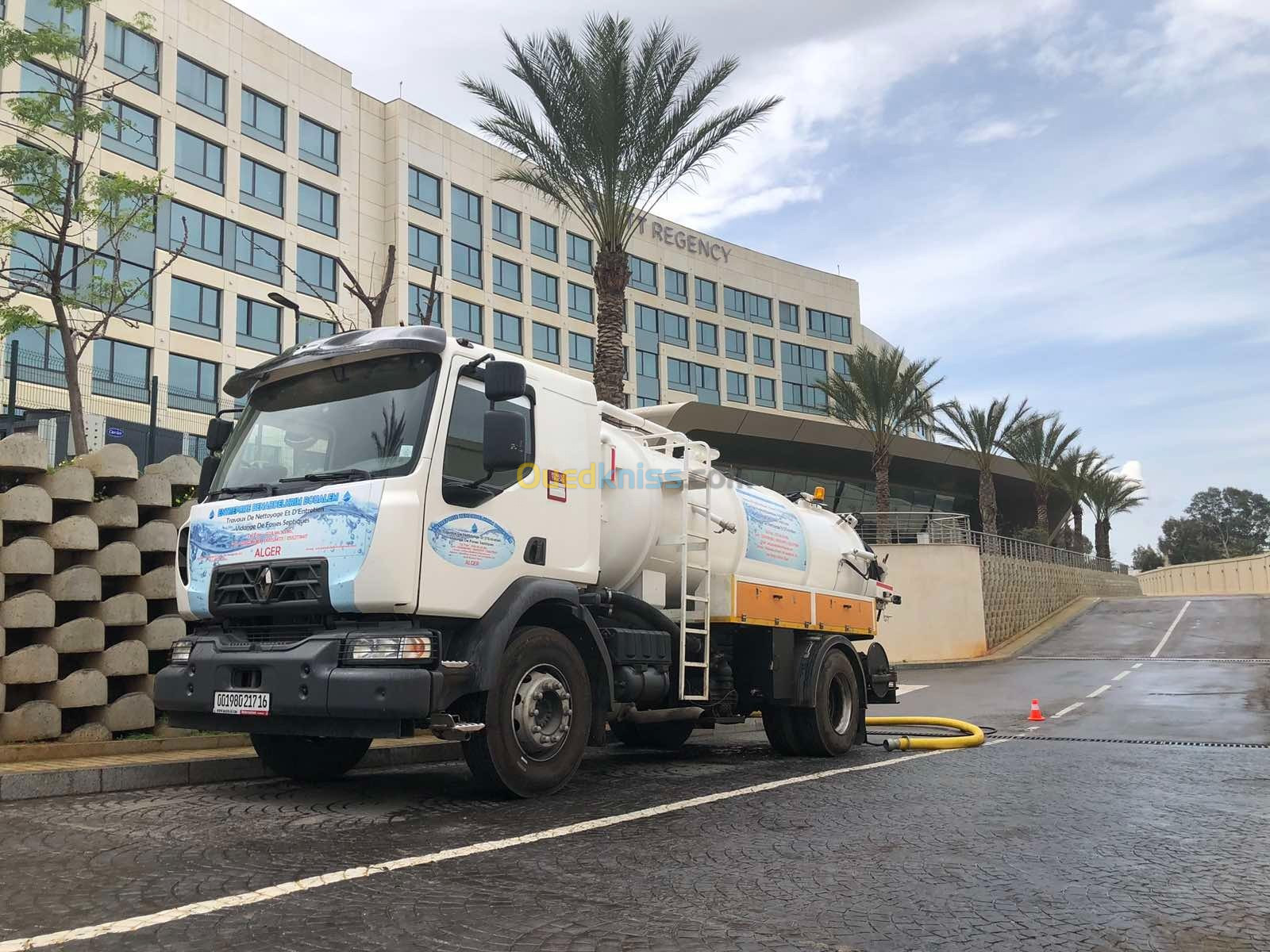 Camion vidange débouchage nettoyage 