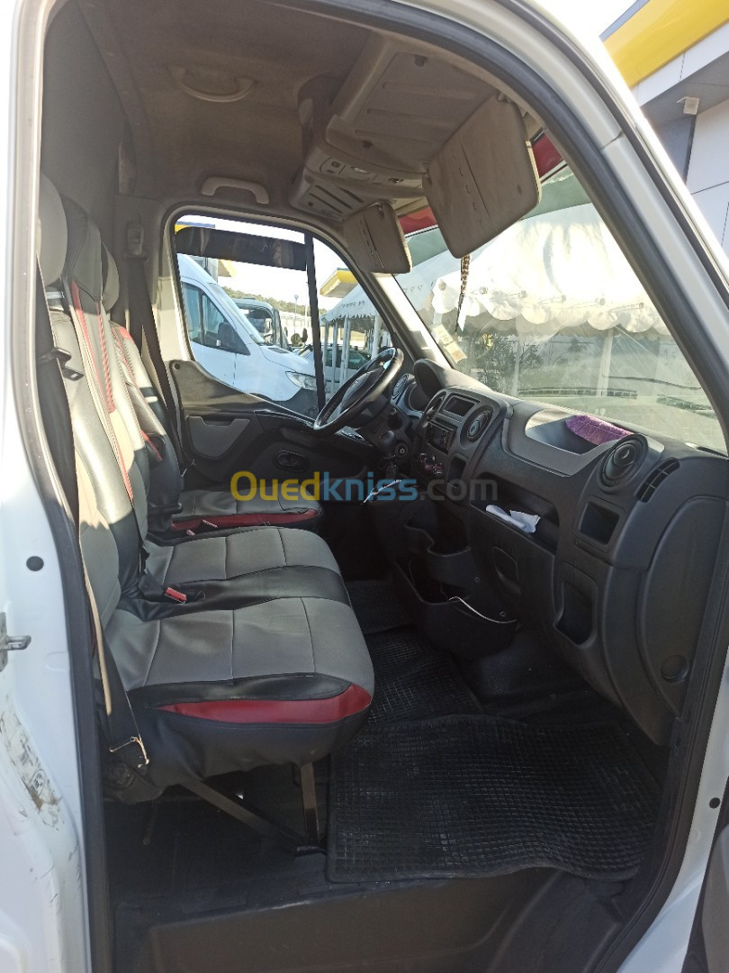 Renault master 2012