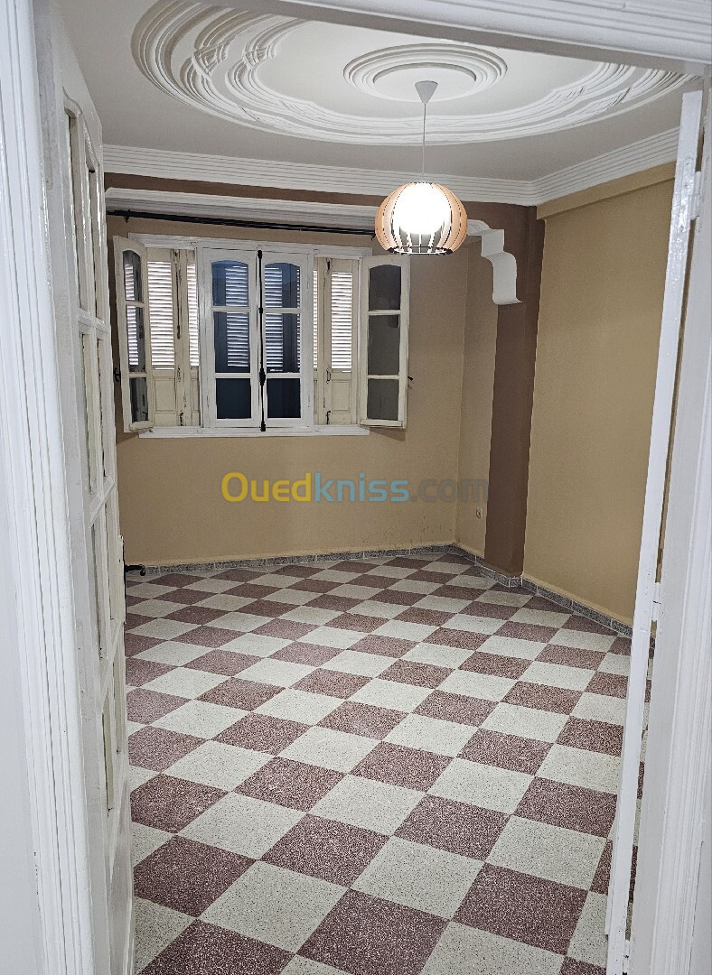 Location Appartement F3 Alger Hraoua