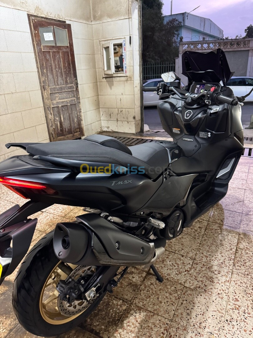 Yamaha Tmax 562 tech max 2023