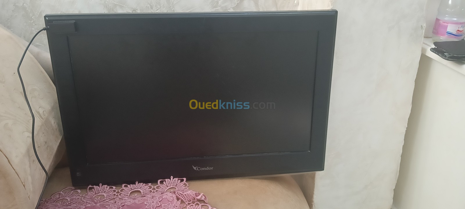 Téléviseur Condor LCD 24 pouce avec décodeur