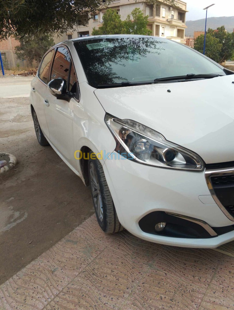 Peugeot 208 2019 Allure