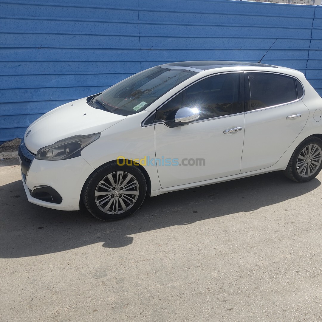 Peugeot 208 2016 Allure