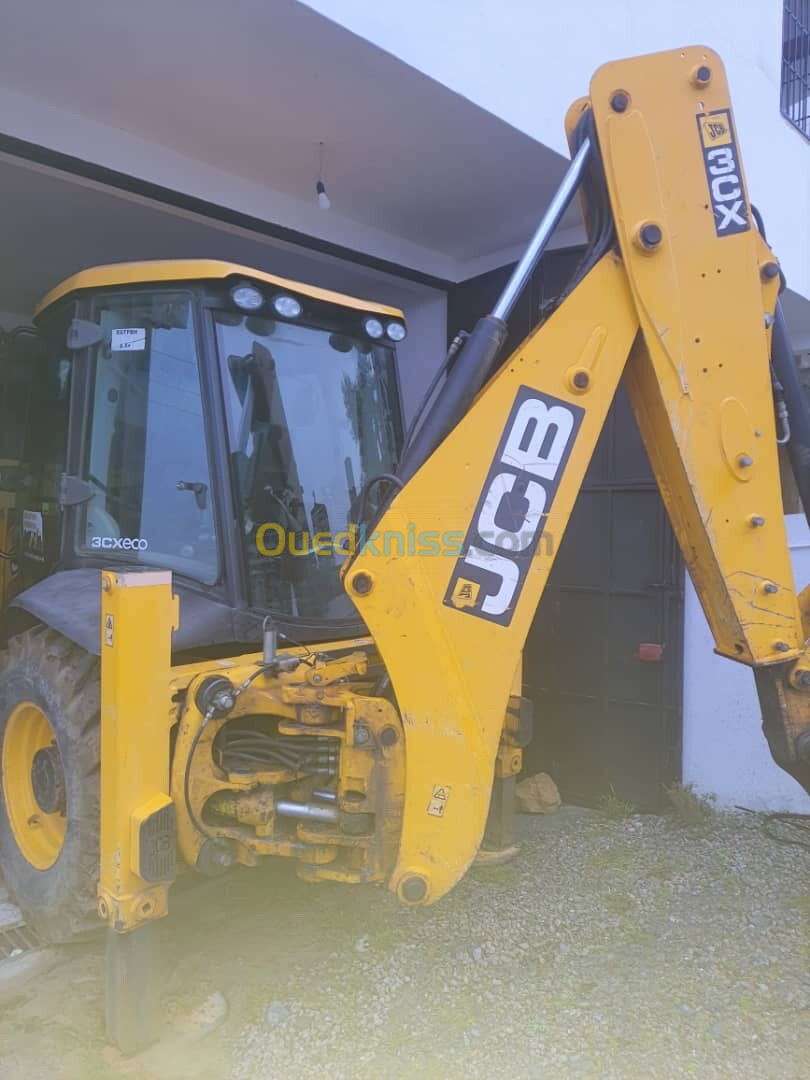 JCB Rétrochargeur Xc3 2015