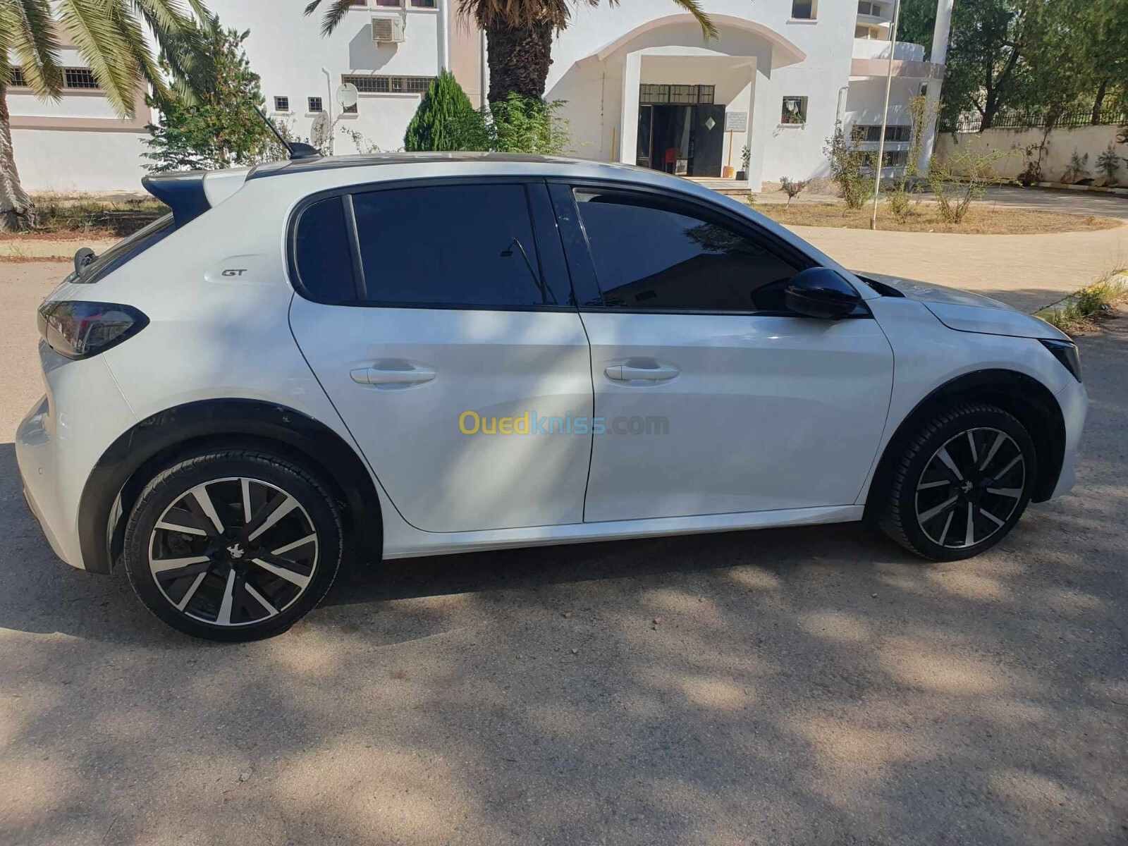 Peugeot 208 2023 GT