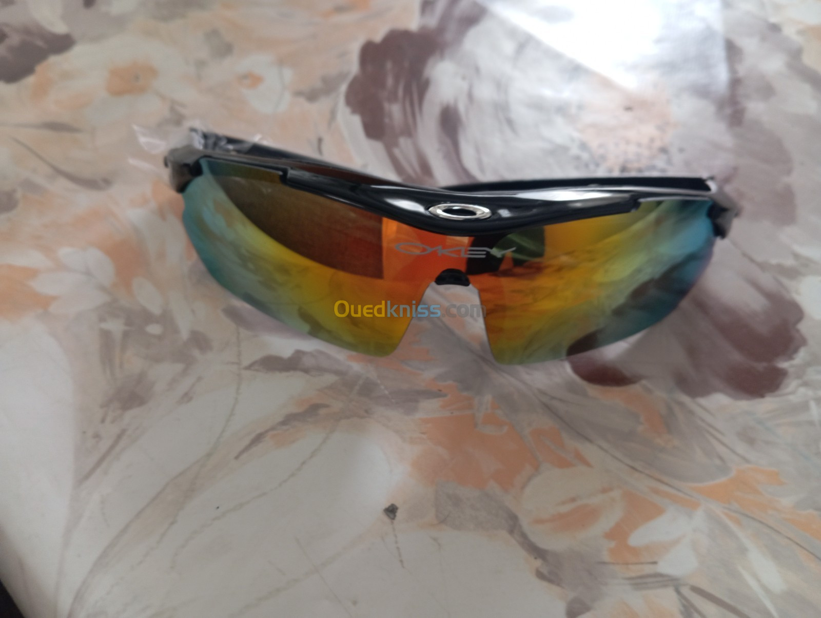 Lunettes de soleil sport avec applique 