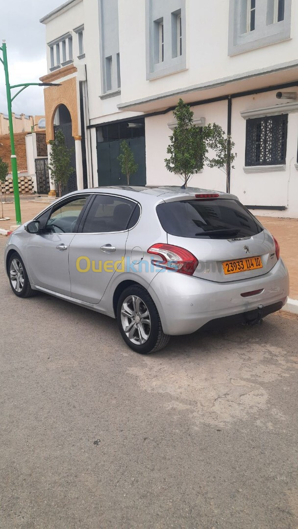 Peugeot 208 2014 Allure