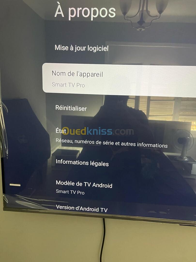 Télévision TCL 4k Qled 65 pouces avec ça garantie et ecran encore souss sellet avec tt son emballag