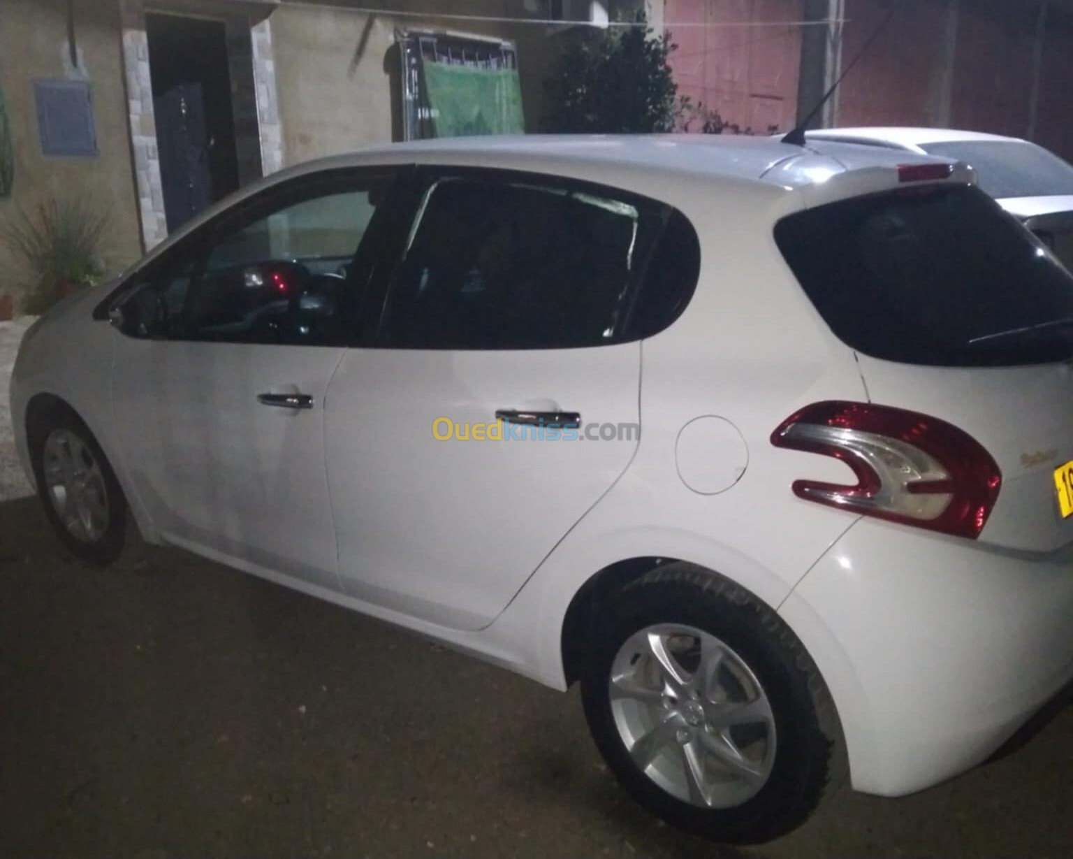 Peugeot 208 2015 Allure