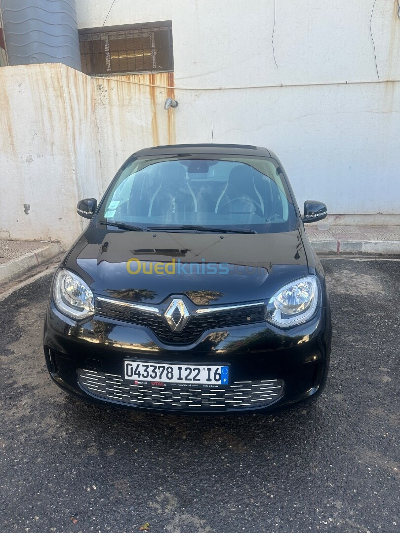 Renault Twingo 2022 Urban night