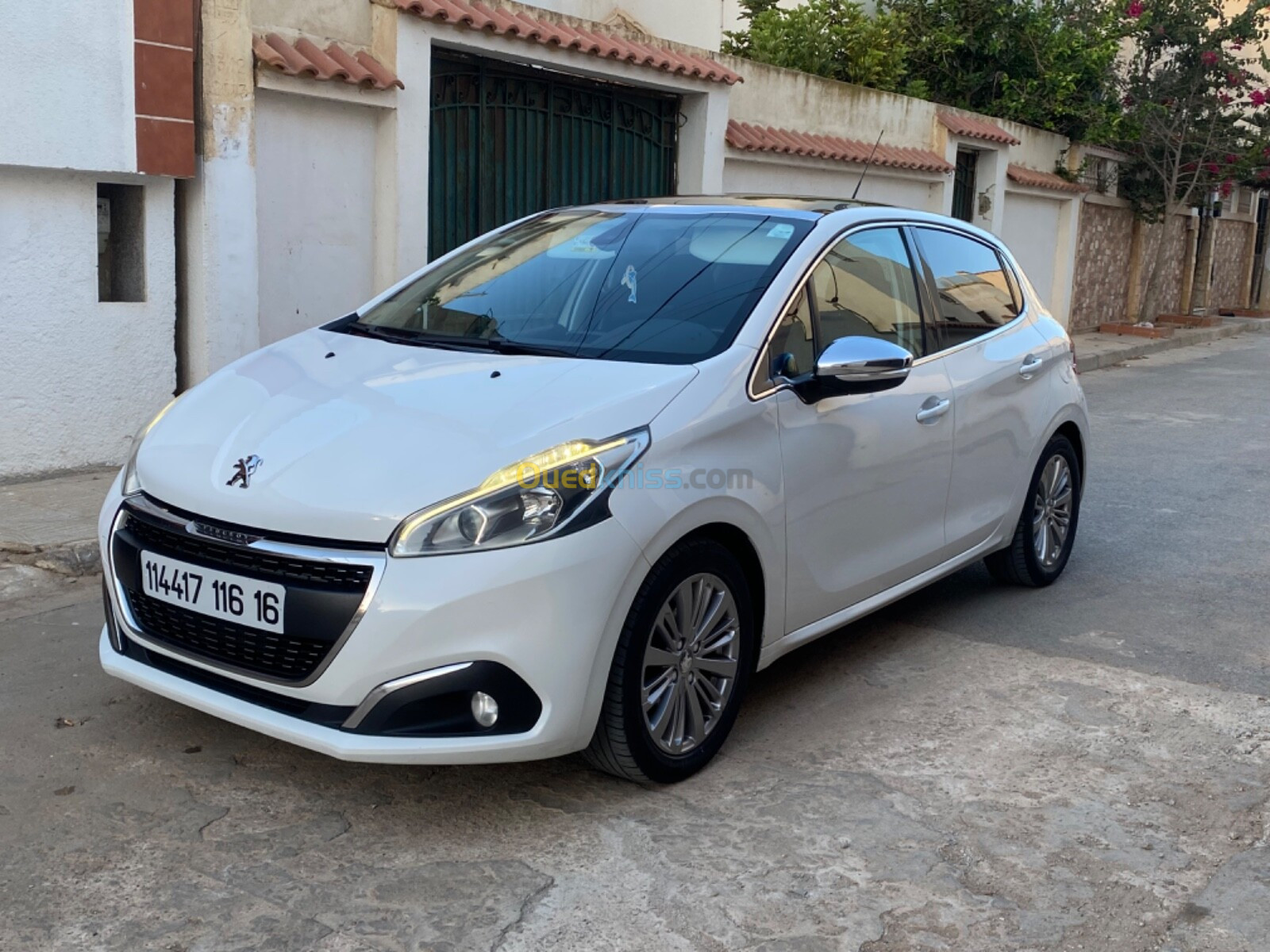 Peugeot 208 2016 Allure Facelift