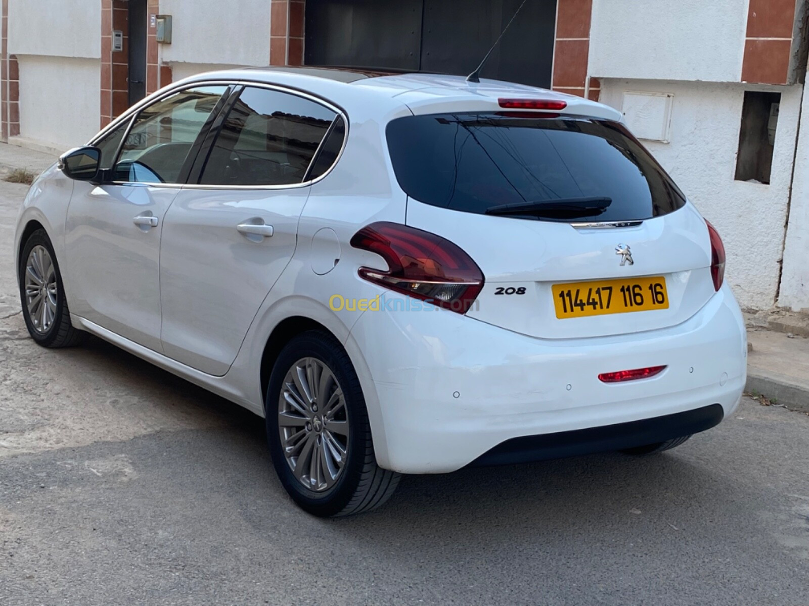 Peugeot 208 2016 Allure Facelift