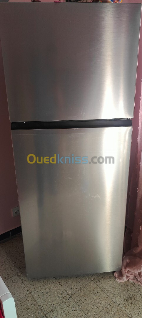 RÉFRIGÉRATEUR HISENSE NO FROST 375L / SILVER