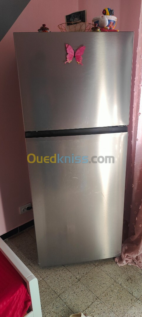 RÉFRIGÉRATEUR HISENSE NO FROST 375L / SILVER