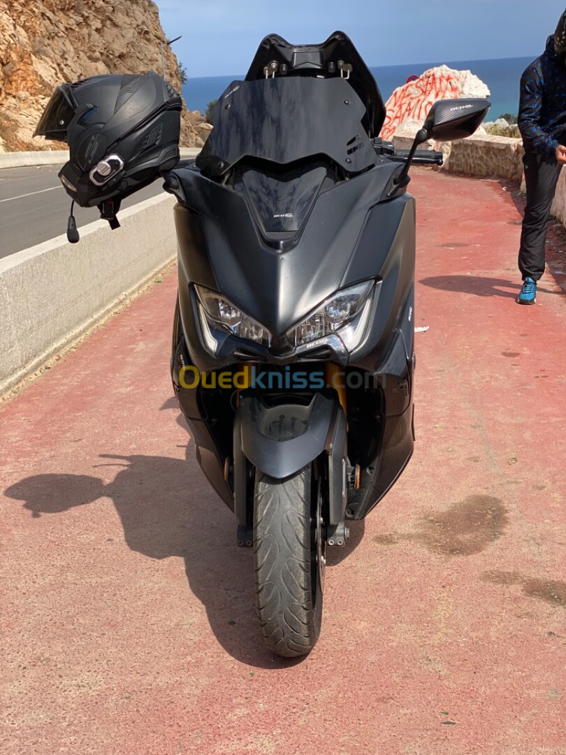 Tmax dx Yamaha 2019